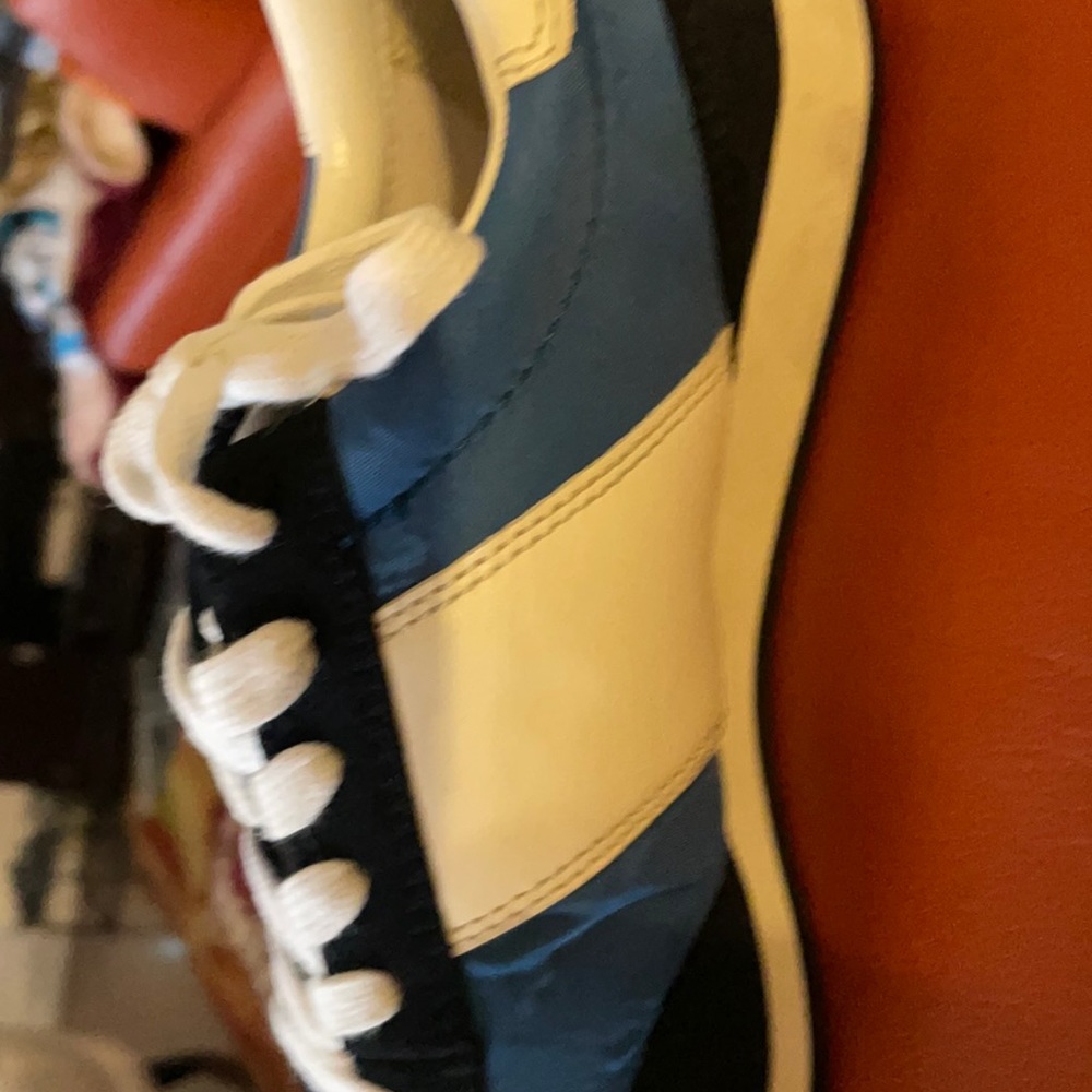 Coach sneakers no stains no where